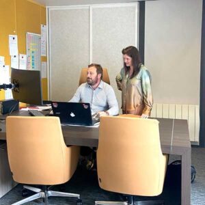Les dirigeants de CEVI dans les bureaux du siège à ARSY 60
